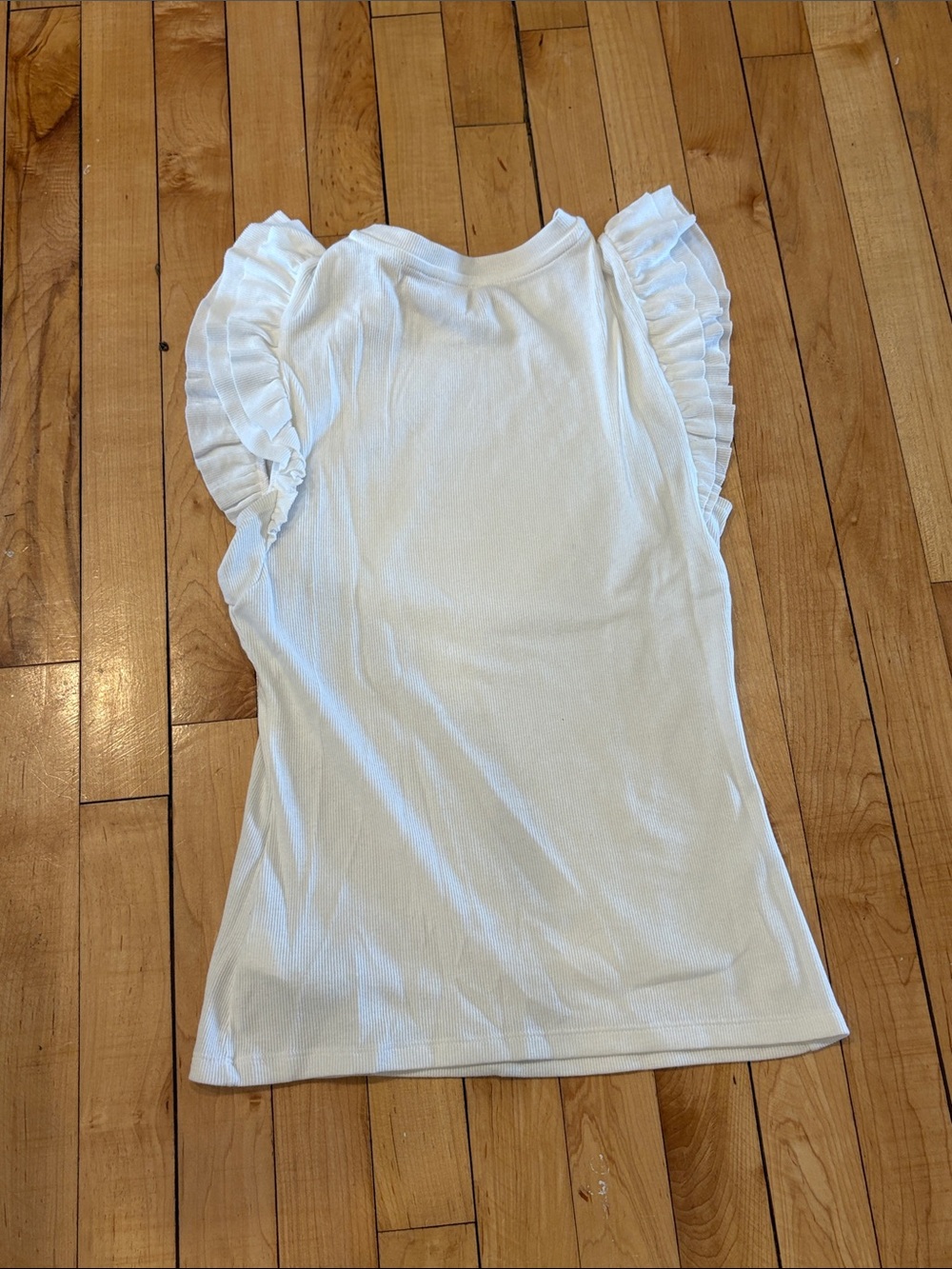 GAP White Ruffle Sleeve Ribbed Tank size medium - Picture 2 of 4